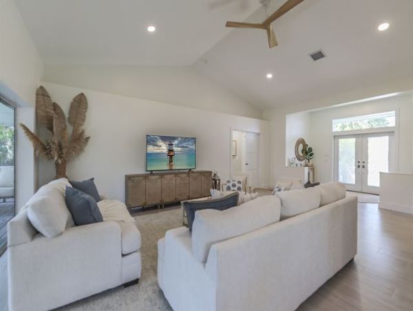 Vacation Rental Luxury Sanibel Beach Home with Pool