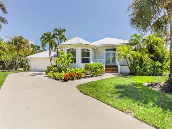 Vacation Rental Luxury Sanibel Beach Home with Pool