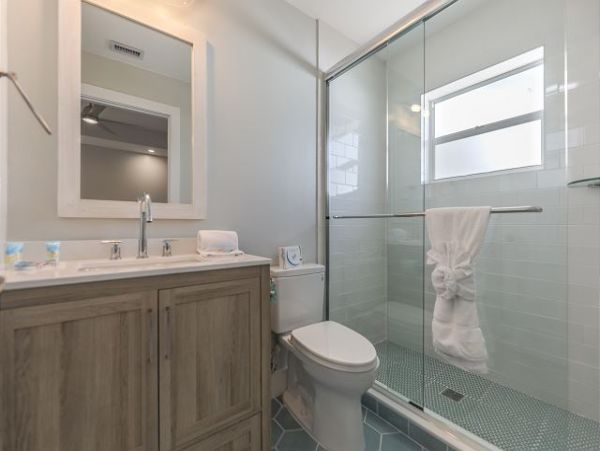 Vacation Rental Luxury Sanibel Beach Home with Pool