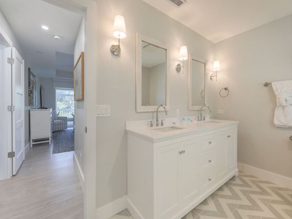 Vacation Rental Luxury Sanibel Beach Home with Pool