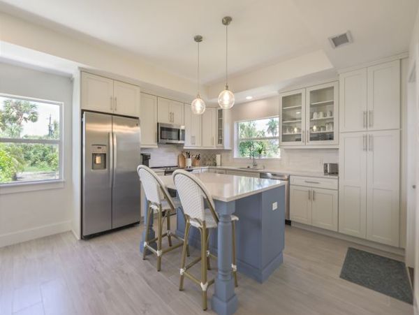 Vacation Rental Luxury Sanibel Beach Home with Pool