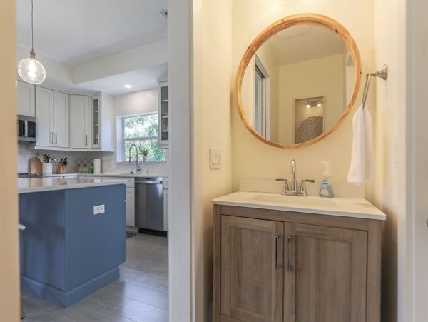 Vacation Rental Luxury Sanibel Beach Home with Pool