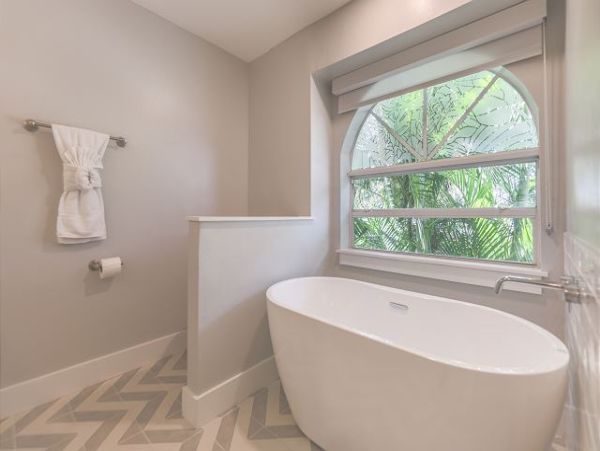 Vacation Rental Luxury Sanibel Beach Home with Pool