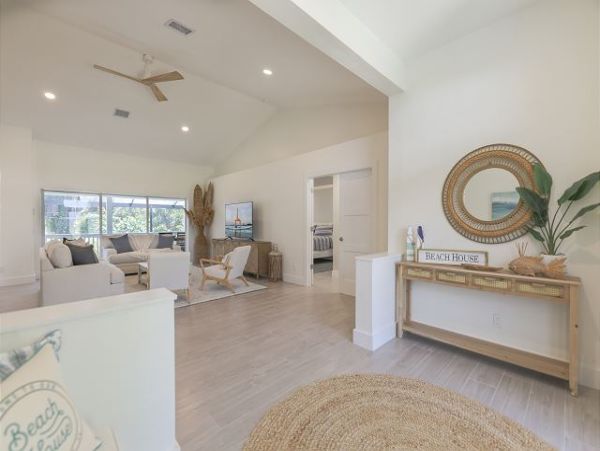 Vacation Rental Luxury Sanibel Beach Home with Pool