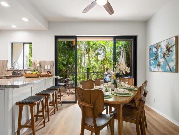 Napili Bay Vacation Rental Kapalua Maui Villa with Lanai & Beach Access