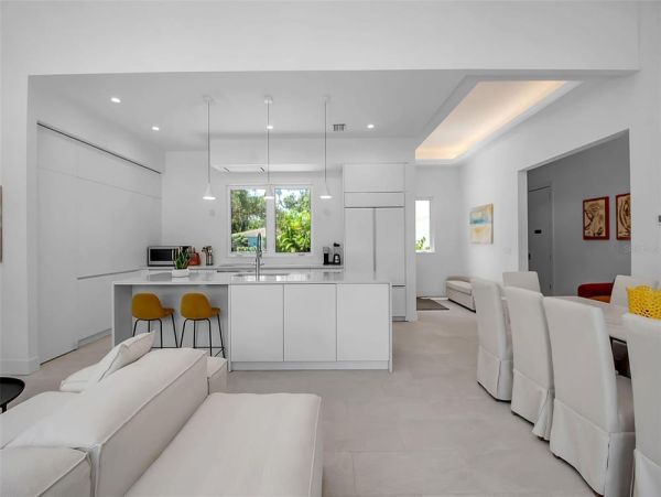 Sarasota Vacation Rentals | Modern Luxury Home with Pool & Spa