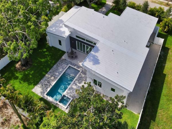 Sarasota Vacation Rentals | Modern Luxury Home with Pool & Spa