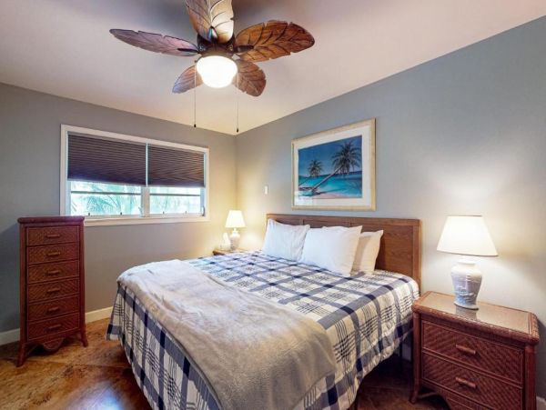 Stunning Coastal Retreat in Fort Myers Beach, FL - Your Dream Getaway