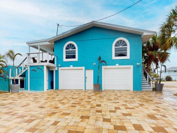 Stunning Coastal Retreat in Fort Myers Beach, FL - Your Dream Getaway