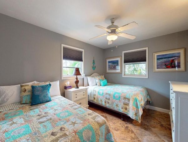 Stunning Coastal Retreat in Fort Myers Beach, FL - Your Dream Getaway