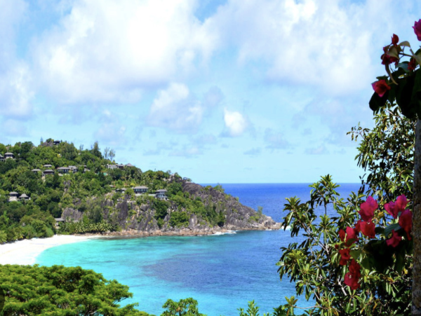 Luxury Caribbean Villa Rental in Martinique 5-Bedroom Beachfront Villa with Pool
