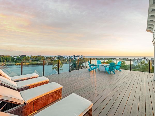 30A Luxury Vacation Rental Lake Beach House with Pool & Rooftop Terrace