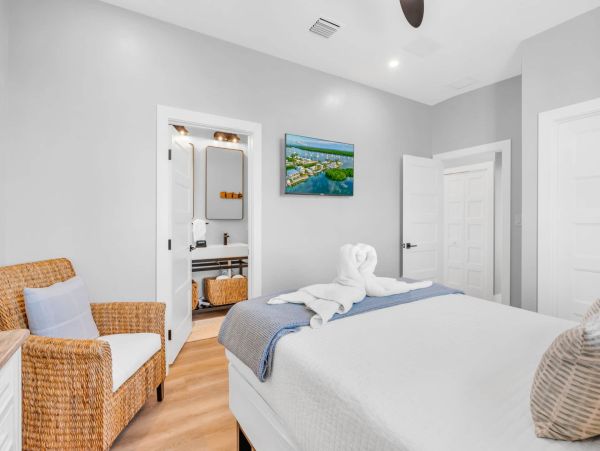 Marathon Florida Waterfront Vacation Rental Luxury Florida Keys Home with Pool & Dock