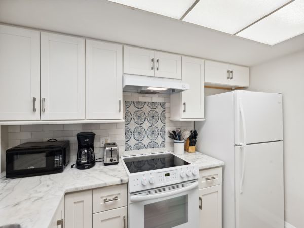 Naples Florida Condo Rental Resort Vacation Rental with Pool & Lanai