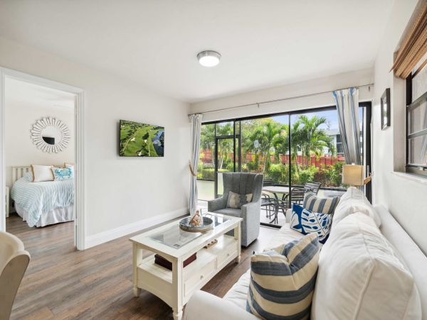 Naples Florida Condo Rental Resort Vacation Rental with Pool & Lanai