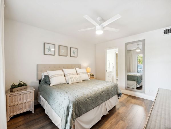 Naples Florida Condo Rental Resort Vacation Rental with Pool & Lanai