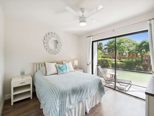 Naples Florida Condo Rental Resort Vacation Rental with Pool & Lanai