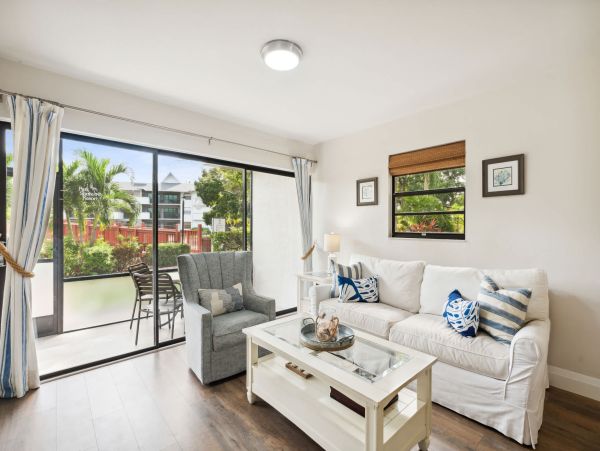 Naples Florida Condo Rental Resort Vacation Rental with Pool & Lanai