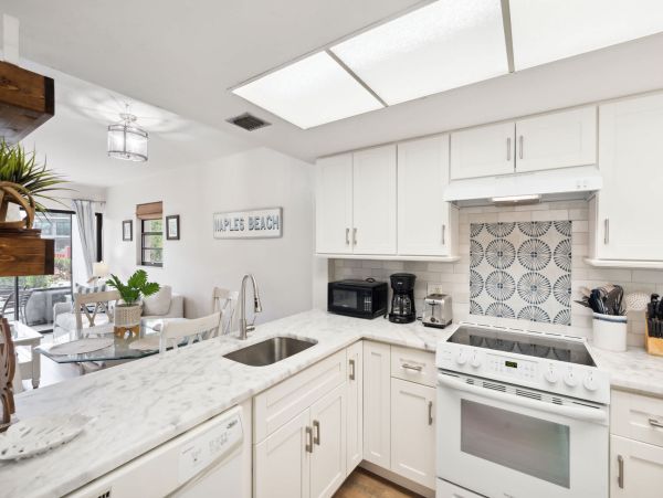 Naples Florida Condo Rental Resort Vacation Rental with Pool & Lanai