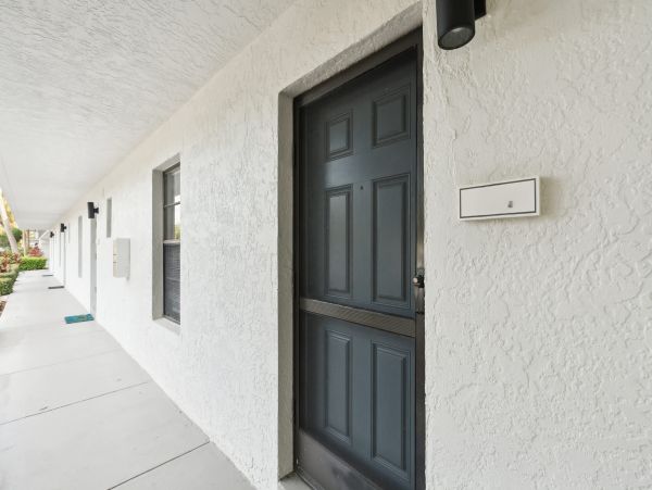 Naples Florida Condo Rental Resort Vacation Rental with Pool & Lanai