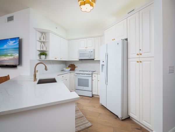 Naples Florida Condo Rental 3-Bedroom Vacation Rental Near Vanderbilt Beach