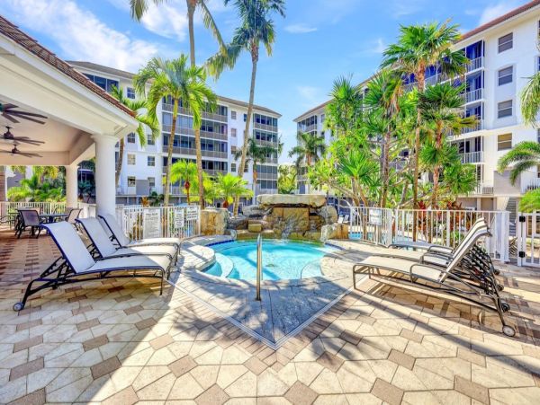 Naples Florida Condo Rental 3-Bedroom Vacation Rental Near Vanderbilt Beach
