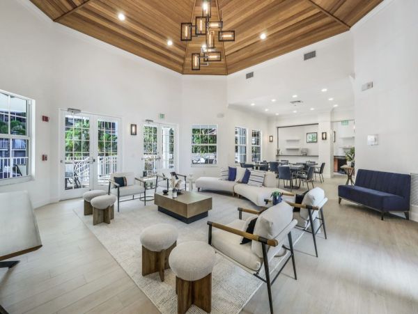 Naples Florida Condo Rental 3-Bedroom Vacation Rental Near Vanderbilt Beach