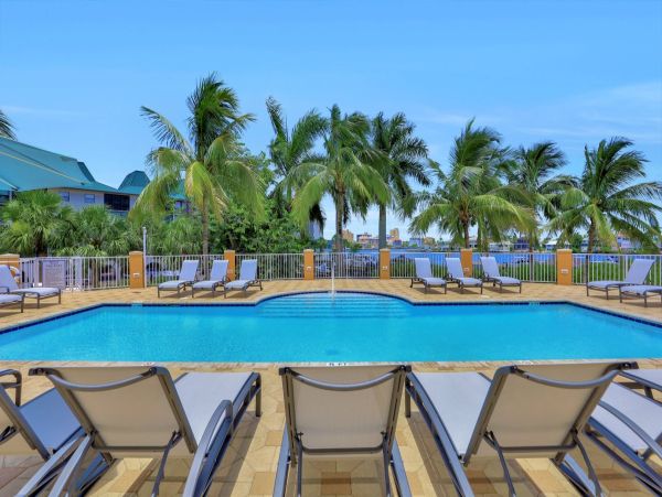 Naples Florida Condo Rental 3-Bedroom Vacation Rental Near Vanderbilt Beach