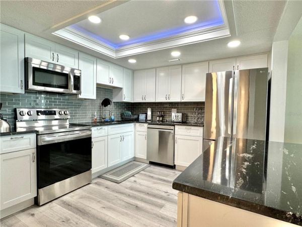 Clearwater Beach Vacation Rentals - Luxury 3-Bedroom Condo with Pools & Private Beach Access