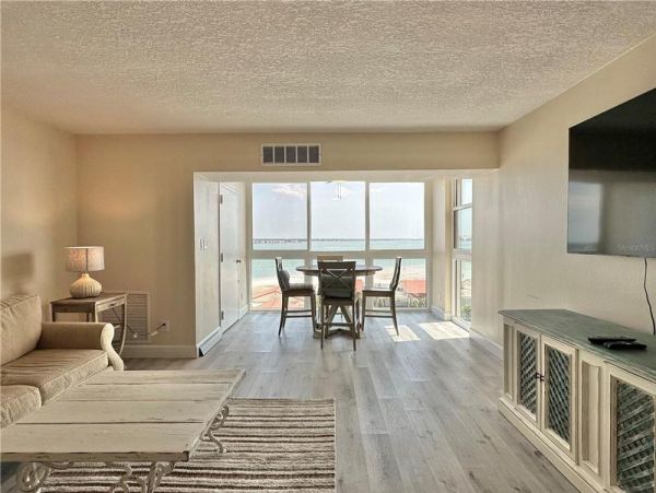 Clearwater Beach Vacation Rentals - Luxury 3-Bedroom Condo with Pools & Private Beach Access
