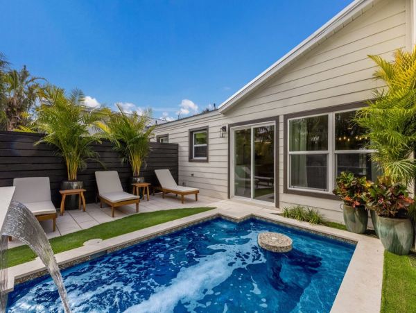 Holmes Beach Vacation Rental with Private Pool – Island Villa