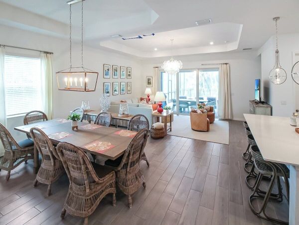 Discover Luxurious Living at Venice