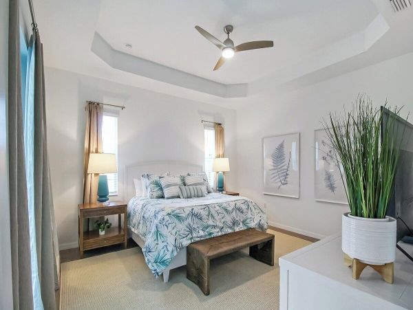 Discover Luxurious Living at Venice
