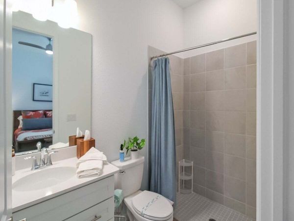 Discover Luxurious Living at Venice
