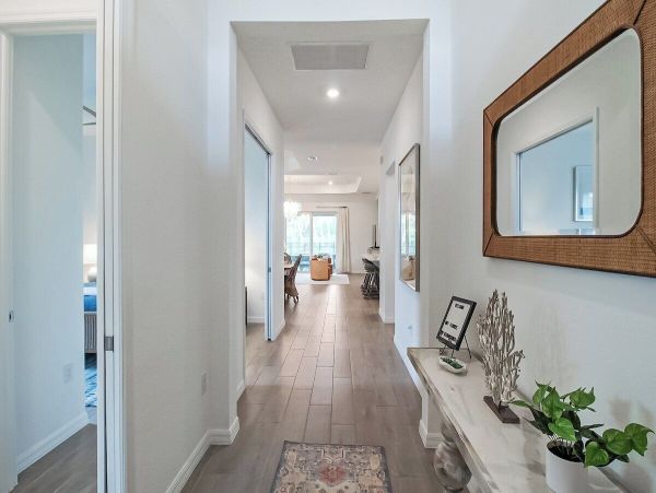 Discover Luxurious Living at Venice
