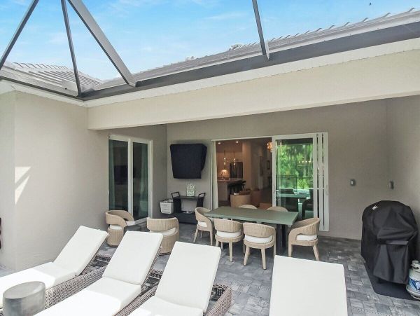 Discover Luxurious Living at Venice