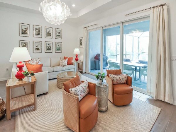 Discover Luxurious Living at Venice