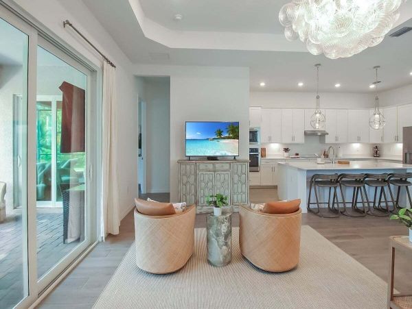 Discover Luxurious Living at Venice