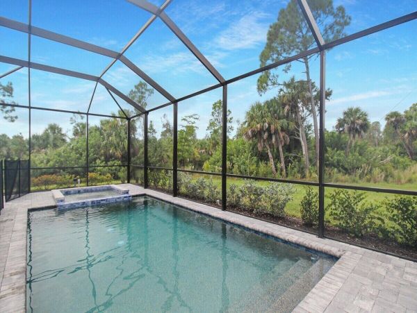 Discover Luxurious Living at Venice