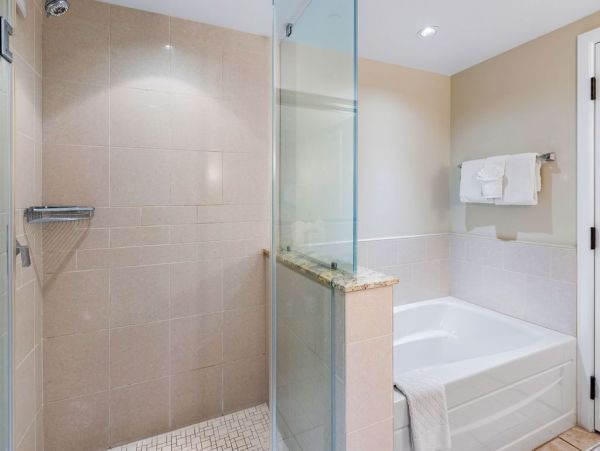 Maui Vacation Rentals Luxury 3-Bedroom Ocean View Suites in Kaanapali