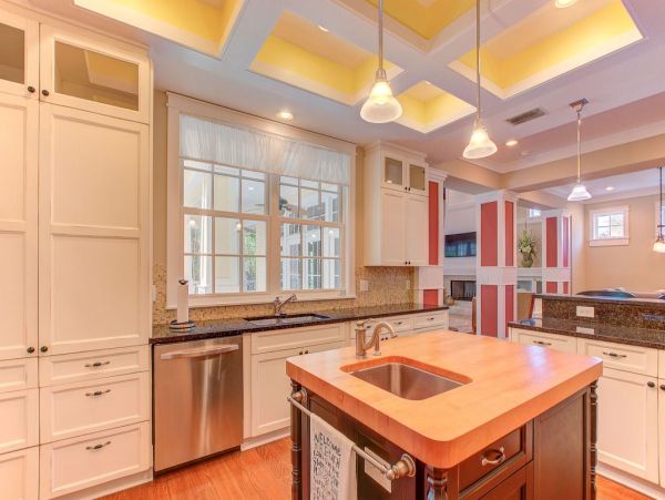 Clearwater Beach Vacation Rentals 4-Bedroom Monthly Rental with Pool & Spa