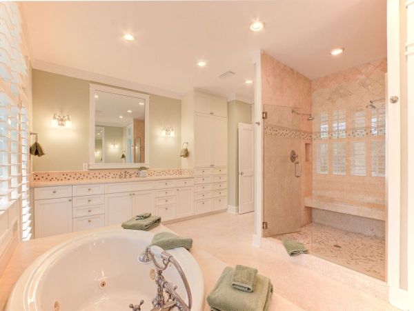 Clearwater Beach Vacation Rentals 4-Bedroom Monthly Rental with Pool & Spa