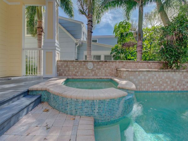 Clearwater Beach Vacation Rentals 4-Bedroom Monthly Rental with Pool & Spa