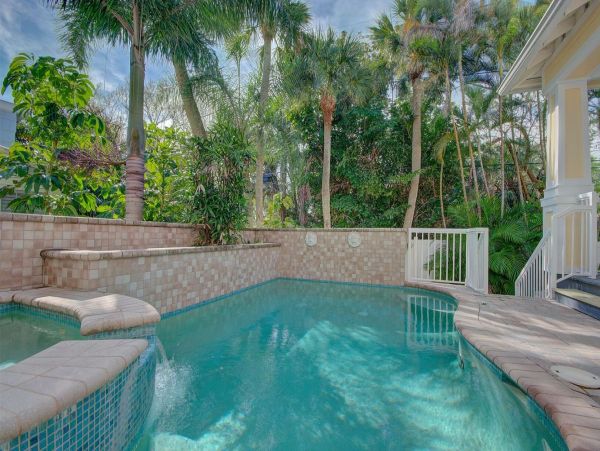 Clearwater Beach Vacation Rentals 4-Bedroom Monthly Rental with Pool & Spa