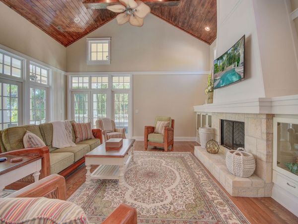 Clearwater Beach Vacation Rentals 4-Bedroom Monthly Rental with Pool & Spa