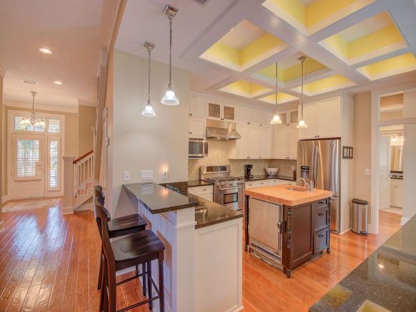 Clearwater Beach Vacation Rentals 4-Bedroom Monthly Rental with Pool & Spa