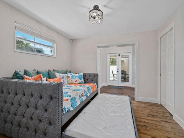 Clearwater Beach Vacation Rental Home with Pool & 4 Bedrooms Steps to the Beach