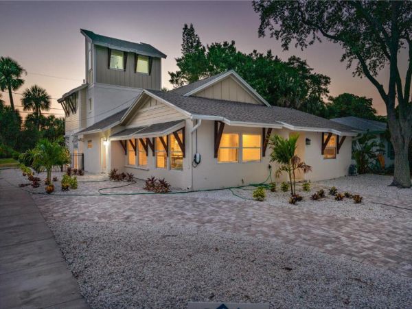 Clearwater Beach Vacation Rental Home with Pool & 4 Bedrooms Steps to the Beach