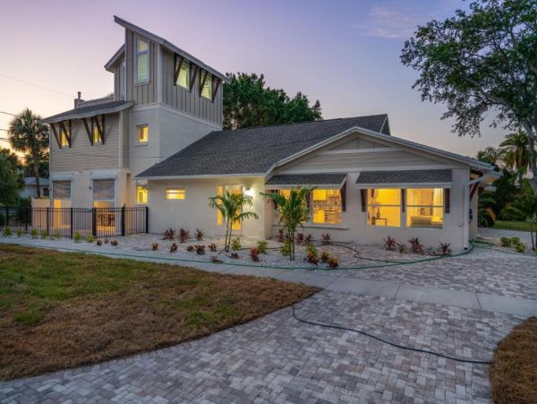 Clearwater Beach Vacation Rental Home with Pool & 4 Bedrooms Steps to the Beach