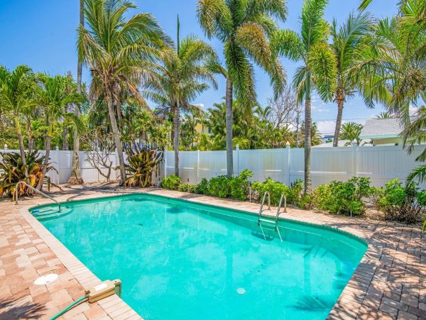 North Clearwater Beach Two Bedroom Vacation Rental - Pool Home Near Pier 60